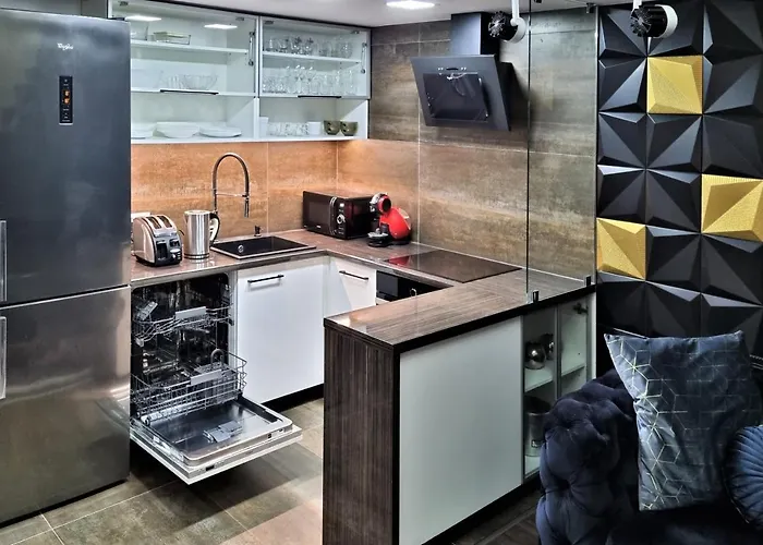 Goldcentral Art B6-private Terrace-steps From New York Cafe *