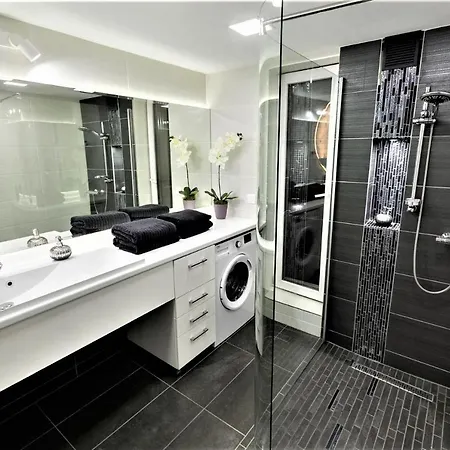 Goldcentral Art B6 Apartment Budapest