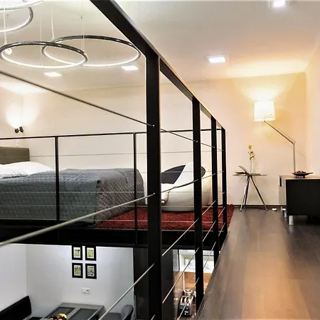 Goldcentral Art B6 Apartment *