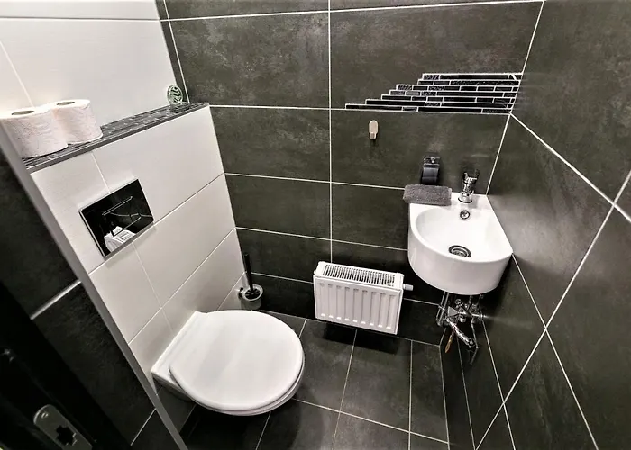 Appartamento Goldcentral Art B6-private Terrace-steps From New York Cafe